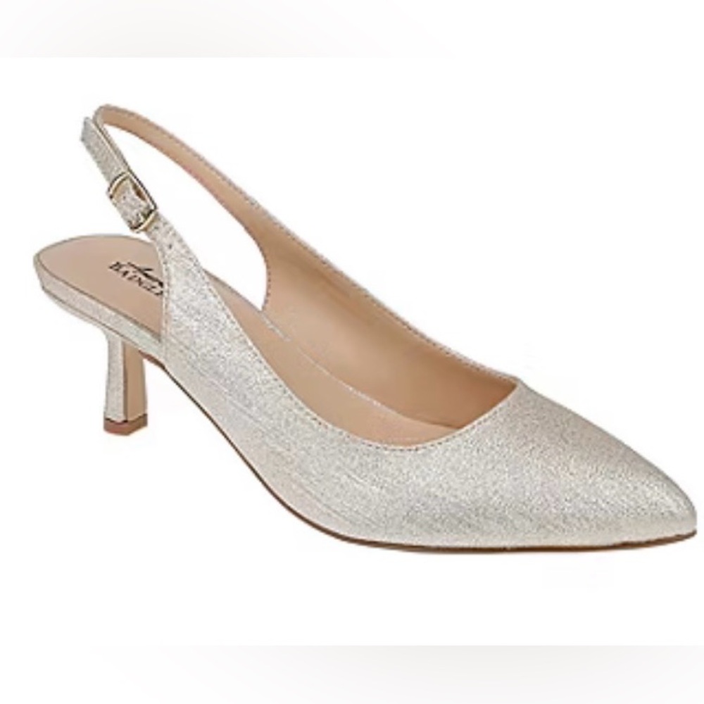 American Glamour Badgley Mischa Lenora‎ light Gold Closed Toe Kitten Heel Pumps